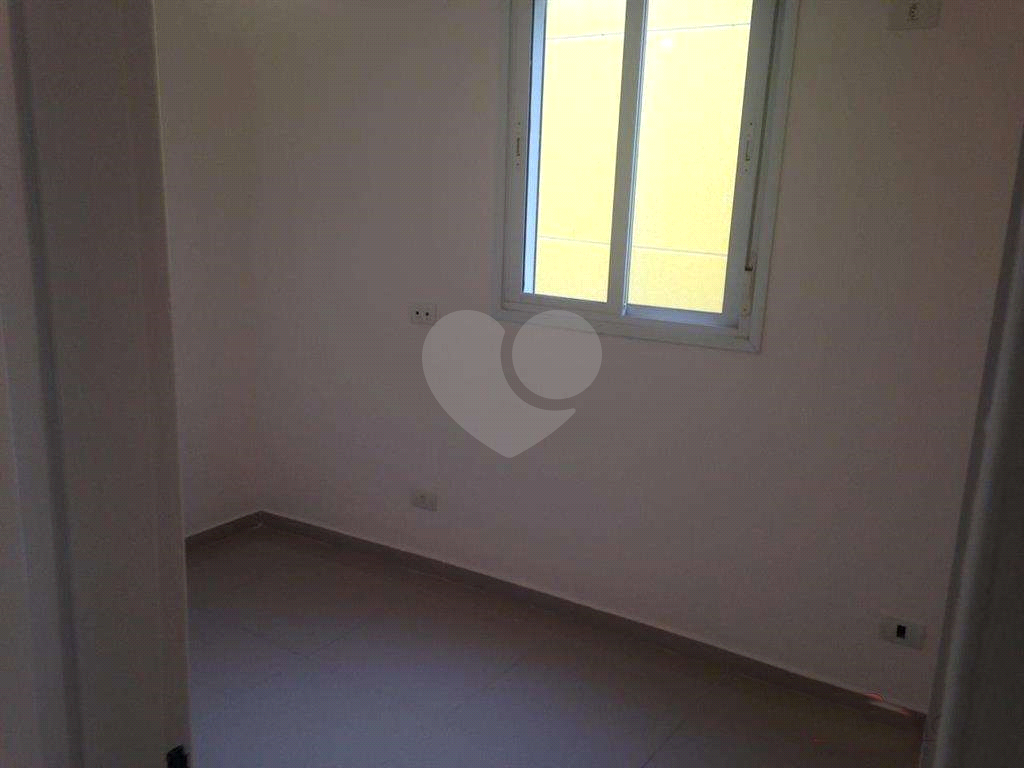 Condomínio fechado na Freguesia do Ó, Zona Norte com 2 dormitórios sendo 1 suíte.