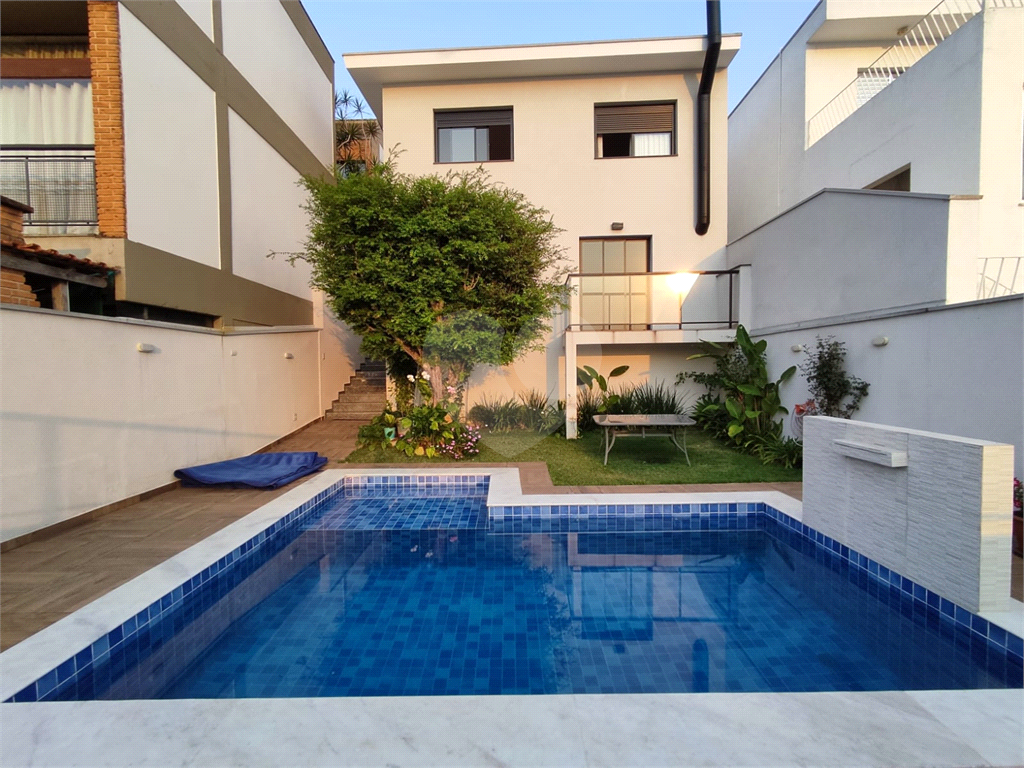 Casa jardim frança  semi-nova impecael com 3 dts 1 ste 4 vagas piscina e churrasqueira e amplo quintal