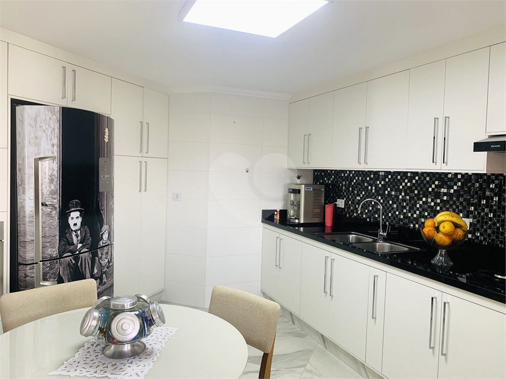 Apartamento no bairro da Vila Maria 3 dormitórios sendo 1 suite. Sala para 2 ambientes.