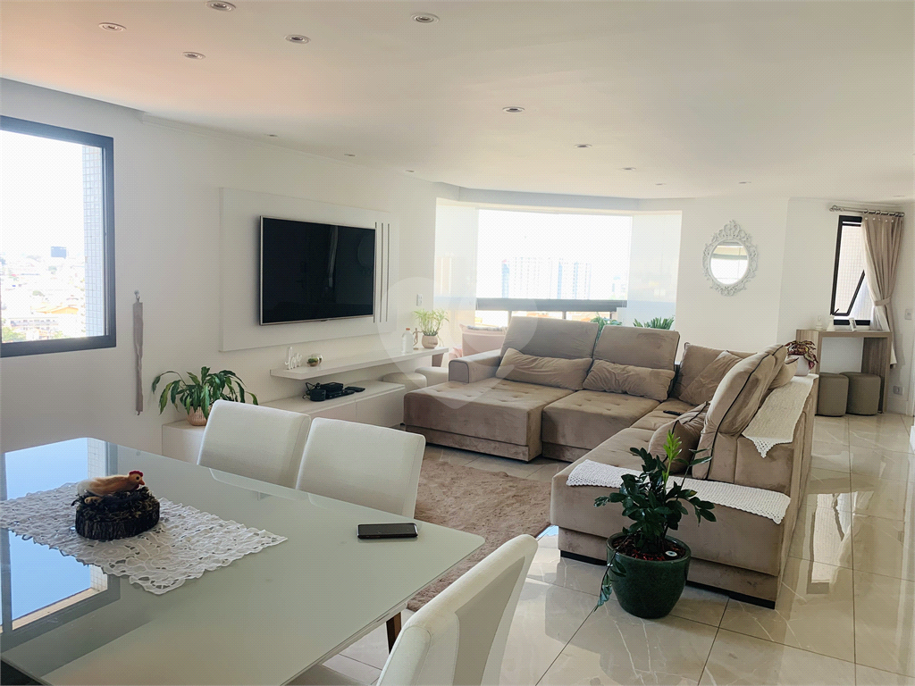 Apartamento no bairro da Vila Maria 3 dormitórios sendo 1 suite. Sala para 2 ambientes.