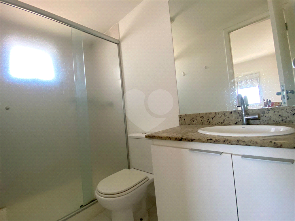 Apartamento com 02 dormitórios (uma suíte), 02 vagas, 600 metros do metrô.