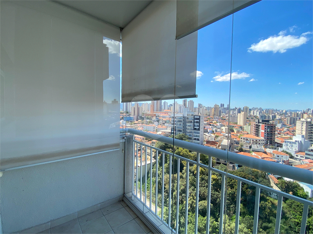 Apartamento com 02 dormitórios (uma suíte), 02 vagas, 600 metros do metrô.