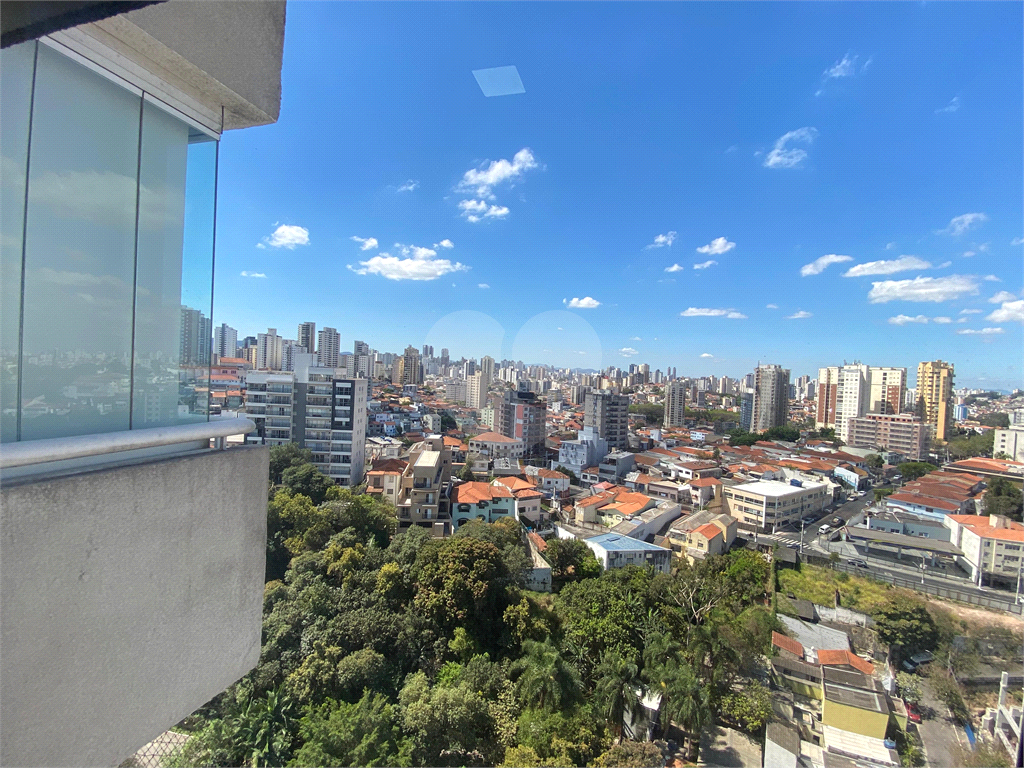 Apartamento com 02 dormitórios (uma suíte), 02 vagas, 600 metros do metrô.
