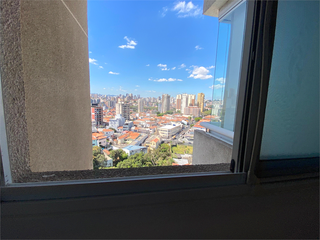 Apartamento com 02 dormitórios (uma suíte), 02 vagas, 600 metros do metrô.