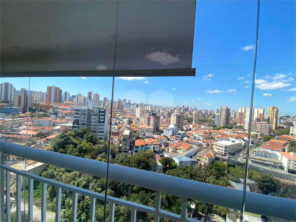 Apartamento com 02 dormitórios (uma suíte), 02 vagas, 600 metros do metrô.