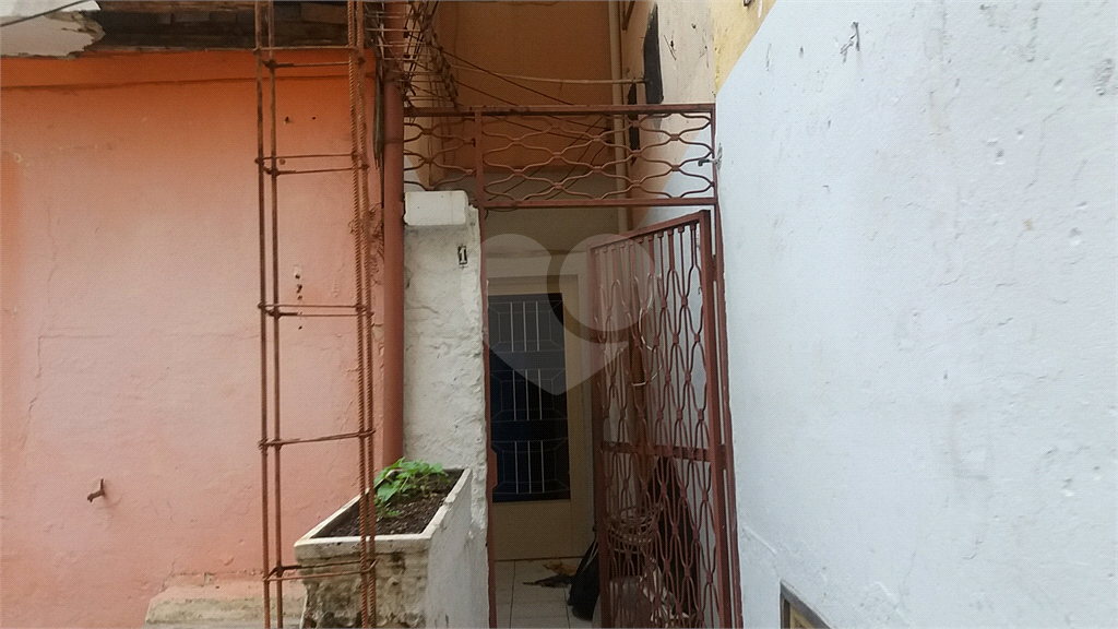 Área de 1.259,90, para construção, incorporação - Região de ótima localização.					
