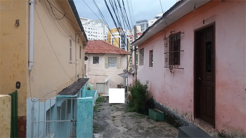 Área de 1.259,90, para construção, incorporação - Região de ótima localização.					
