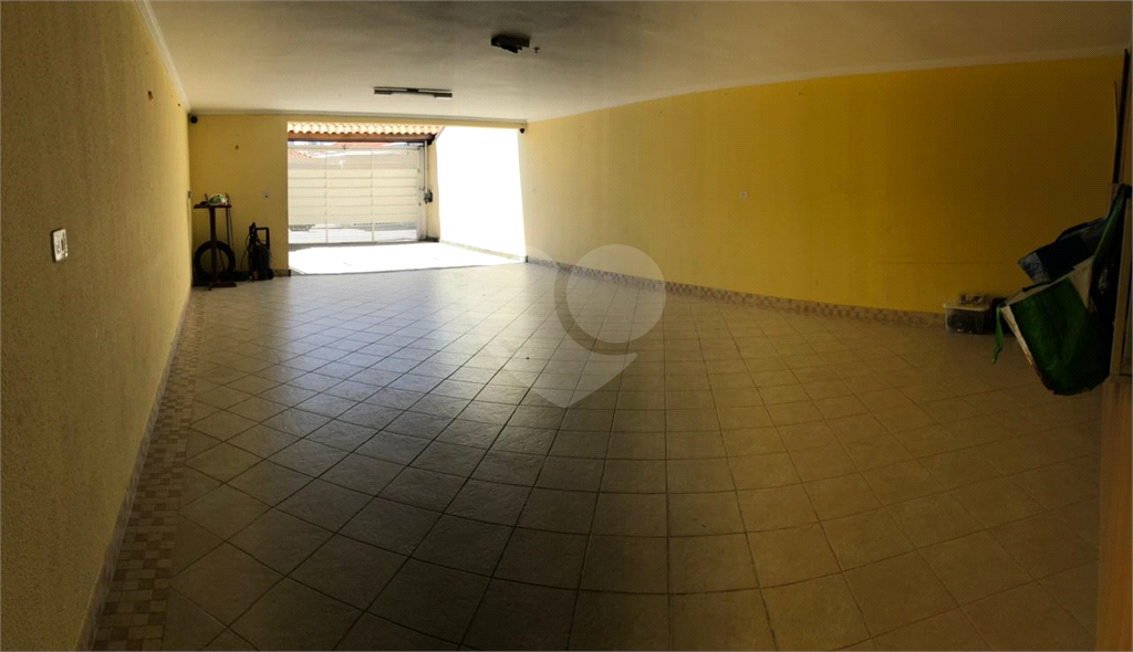 Sobrado no bairro do Imirim com 3 suítes sendo 1 suíte com sacada e armários embutidos. 