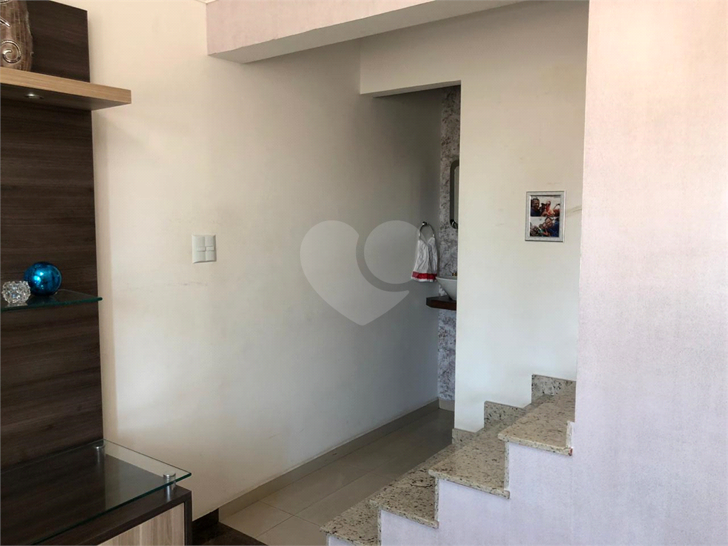 Sobrado no bairro do Imirim com 3 suítes sendo 1 suíte com sacada e armários embutidos. 