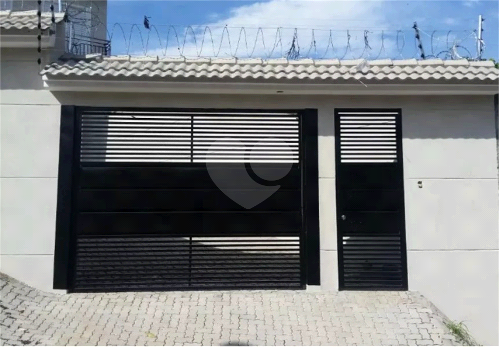 Sobrado no bairro do Tremembé com 4 dormitórios. 4  vagas de garagem