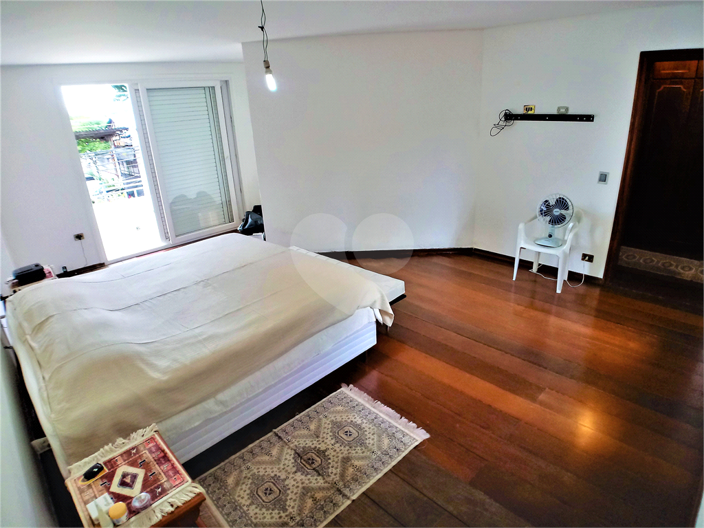 Sobrado impecável na Barra Funda, suítes amplas com closet e muito conforto!