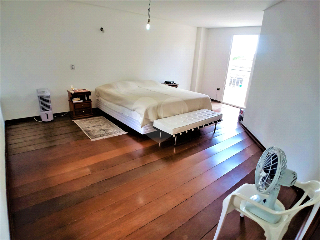 Sobrado impecável na Barra Funda, suítes amplas com closet e muito conforto!