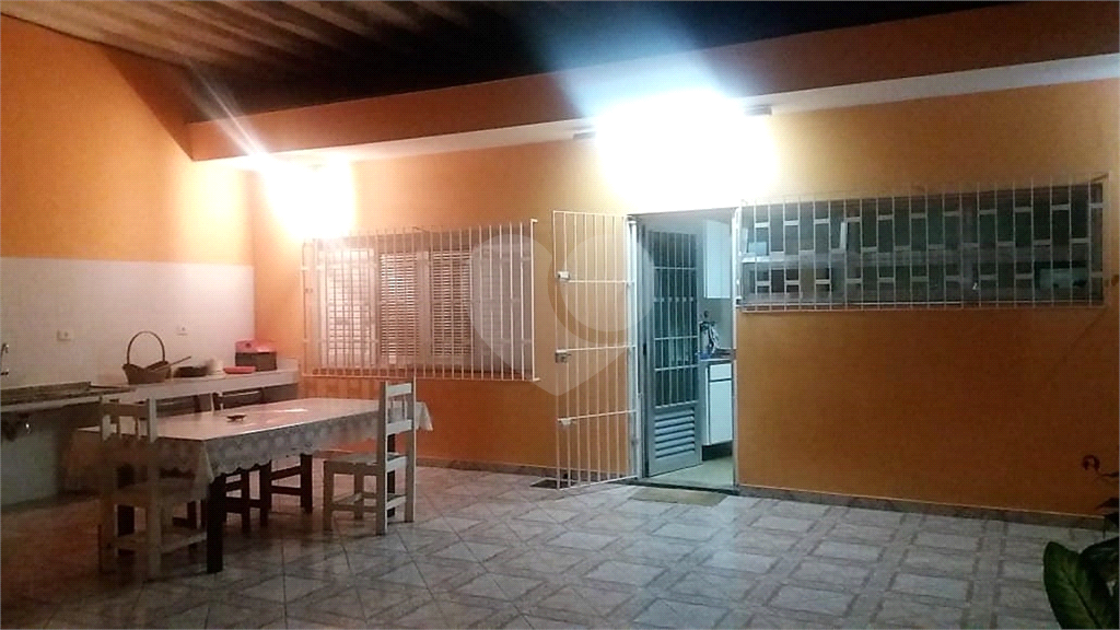 Ampla Casa Térrea com 550 metros no Bairro Edu Chaves Zona Norte de São Paulo.
