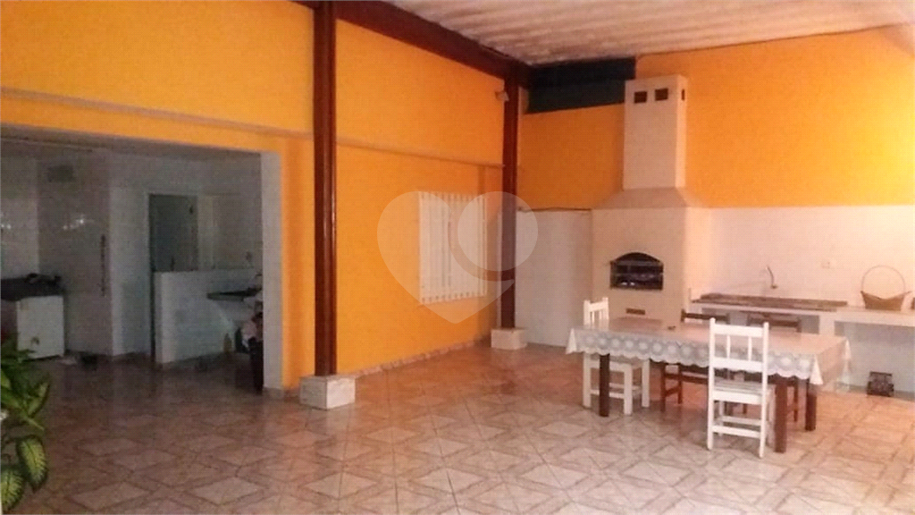 Ampla Casa Térrea com 550 metros no Bairro Edu Chaves Zona Norte de São Paulo.
