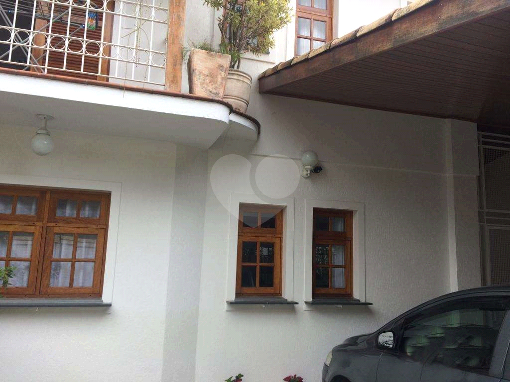 Casa assobradada em Vila no Bairro do Tremembé com 3 dormitórios sendo 1 suíte com varanda.