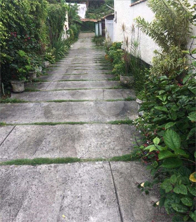 Casa assobradada em Vila no Bairro do Tremembé com 3 dormitórios sendo 1 suíte com varanda.