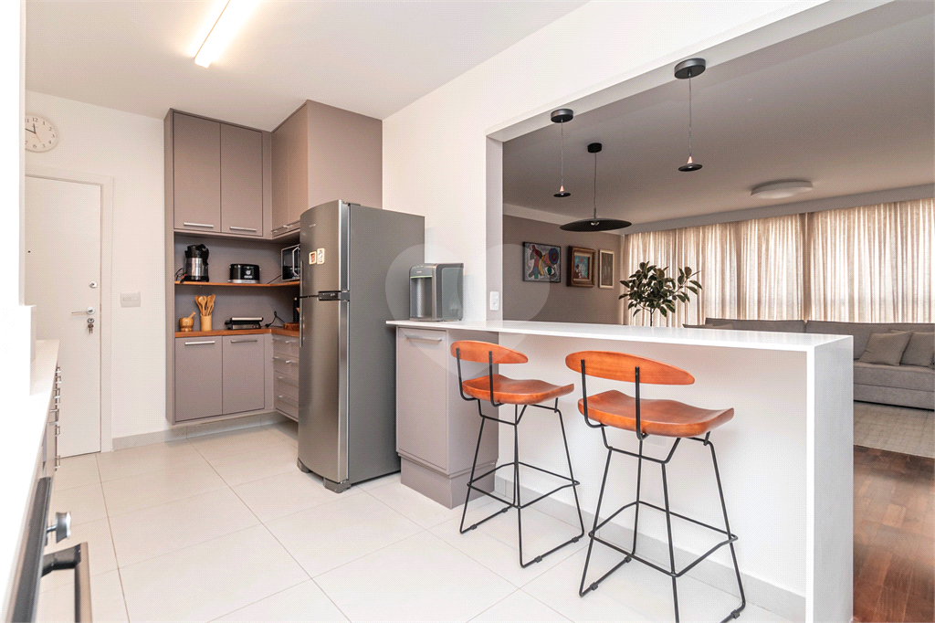 APARTAMENTO em JARDIM PAULISTA
