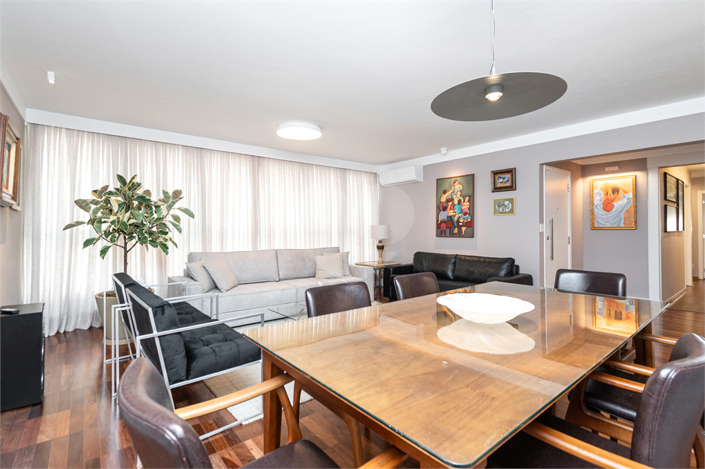 APARTAMENTO em JARDIM PAULISTA