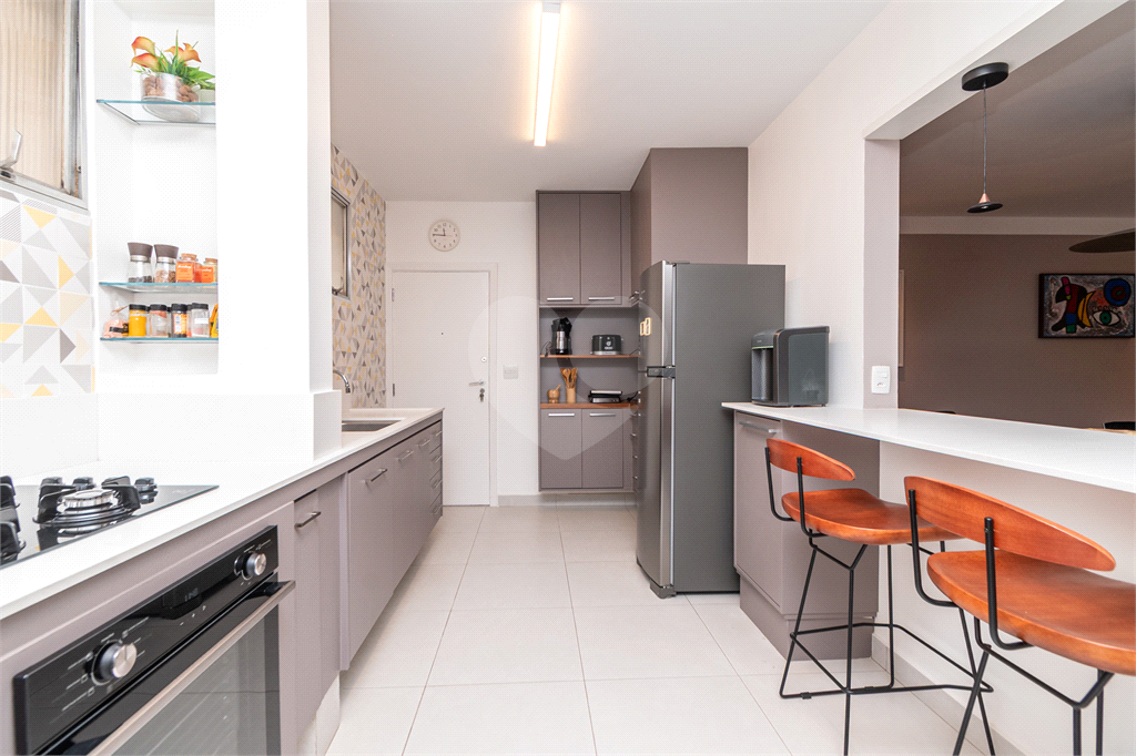APARTAMENTO em JARDIM PAULISTA