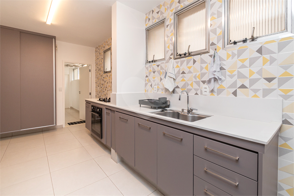 APARTAMENTO em JARDIM PAULISTA