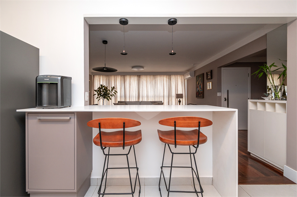 APARTAMENTO em JARDIM PAULISTA