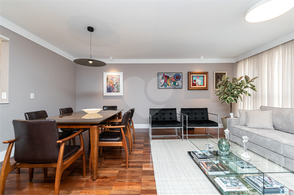 APARTAMENTO em JARDIM PAULISTA