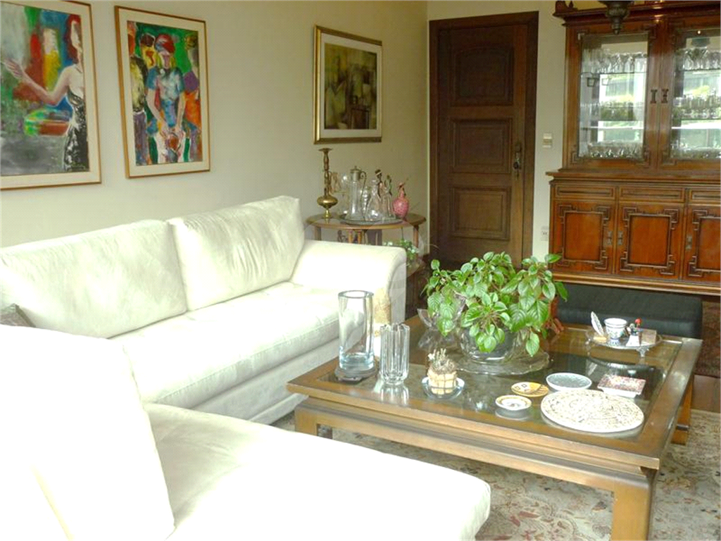 APARTAMENTO em JARDIM SUL