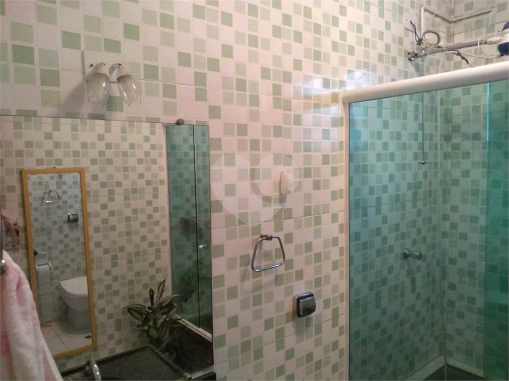 Três imóveis no mesmo terreno na Vila Medeiros. Precisa de reforma. 