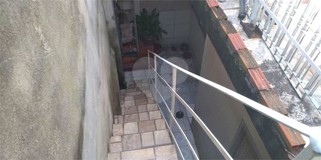 Três imóveis no mesmo terreno na Vila Medeiros. Precisa de reforma. 