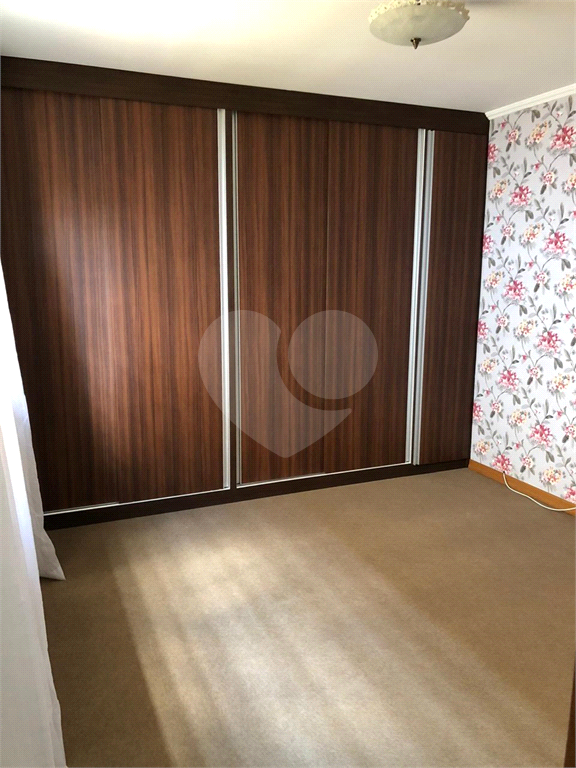 Sobrado reformado, bem iluminado e arejado. 3 dormitórios sendo 1 suíte.