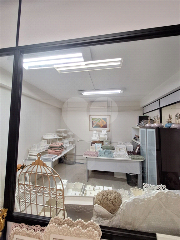 Prédio Comercial na Avenida Ataliba Leonel