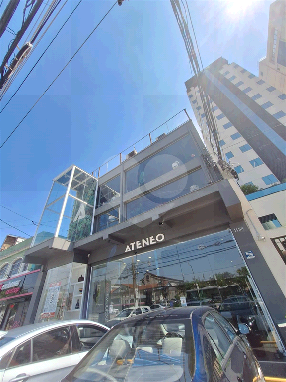 Prédio Comercial na Avenida Ataliba Leonel