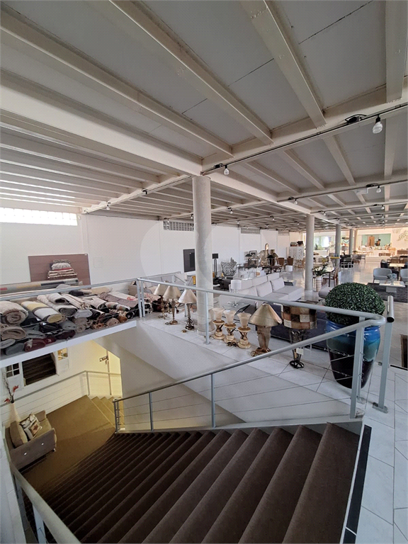 Prédio Comercial na Avenida Ataliba Leonel