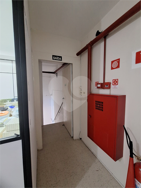 Prédio Comercial na Avenida Ataliba Leonel