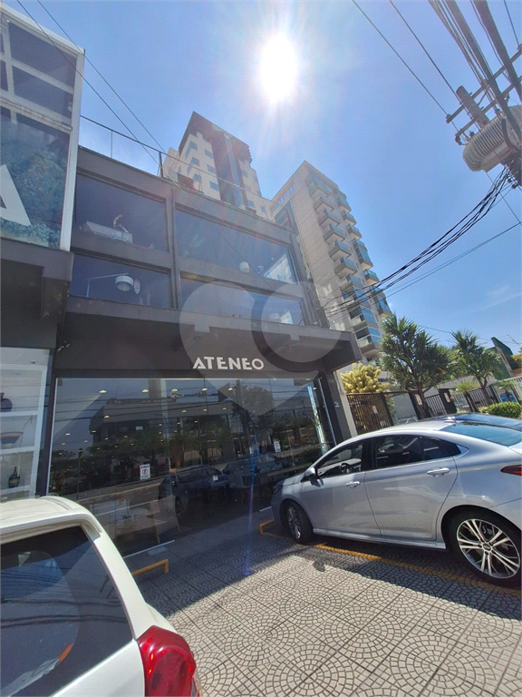 Prédio Comercial na Avenida Ataliba Leonel