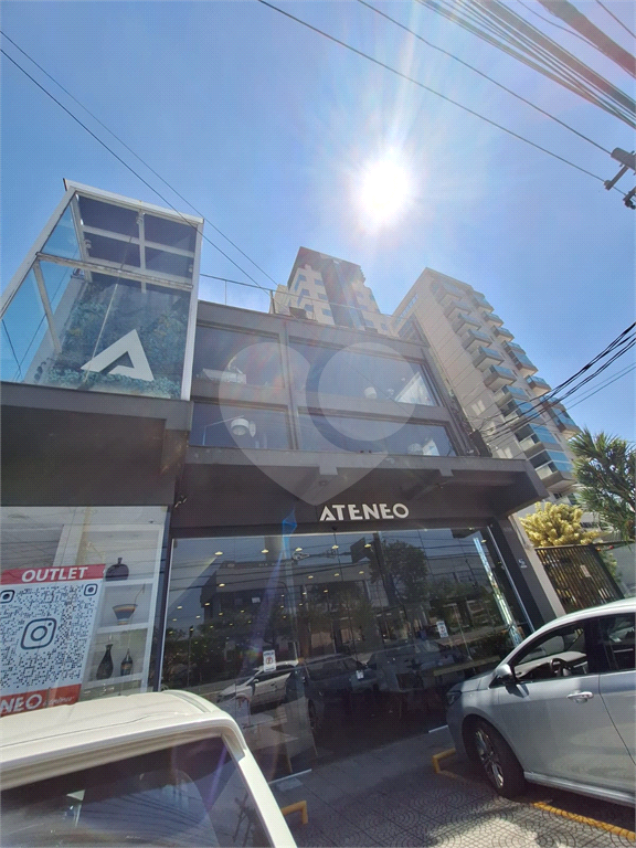 Prédio Comercial na Avenida Ataliba Leonel