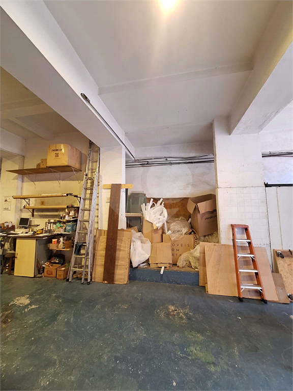 Prédio Comercial na Avenida Ataliba Leonel