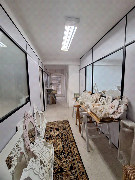 Prédio Comercial na Avenida Ataliba Leonel