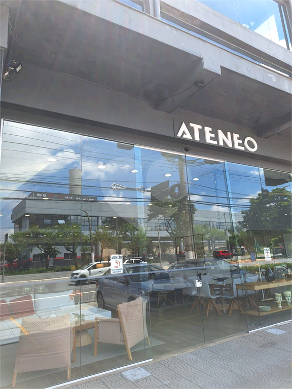 Prédio Comercial na Avenida Ataliba Leonel