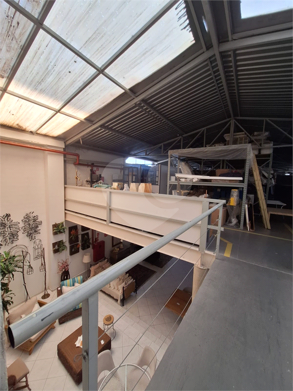 Prédio Comercial na Avenida Ataliba Leonel