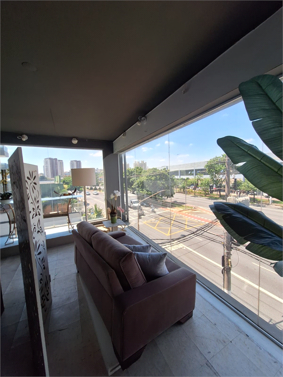 Prédio Comercial na Avenida Ataliba Leonel