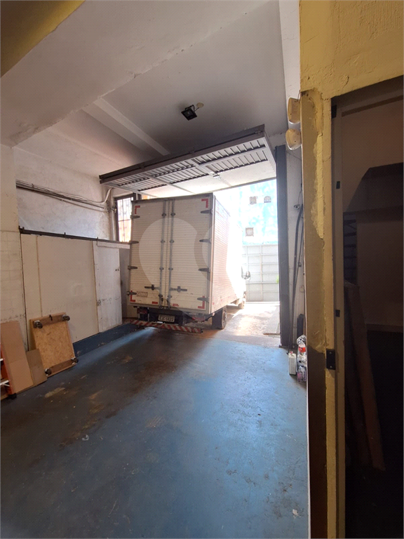 Prédio Comercial na Avenida Ataliba Leonel