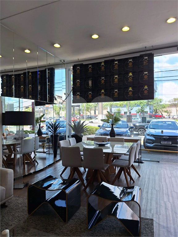 Prédio Comercial na Avenida Ataliba Leonel