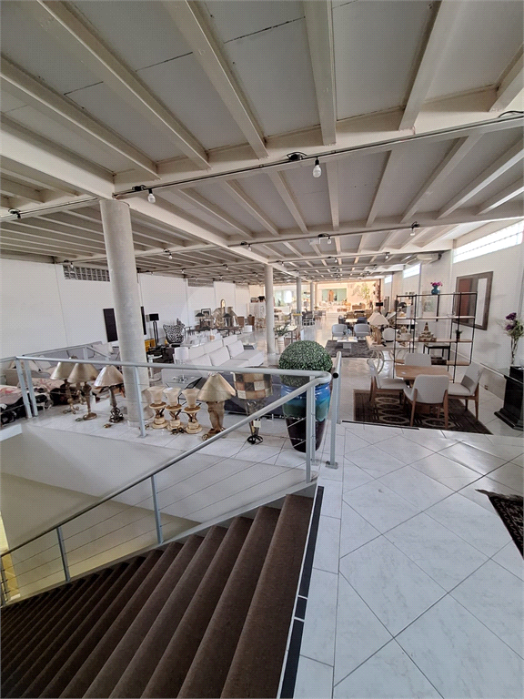 Prédio Comercial na Avenida Ataliba Leonel