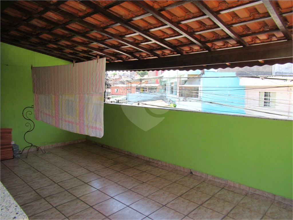 Sobrado no bairro do Horto Florestal com 194 metros quadrados. 2 dormitórios. Escritório.