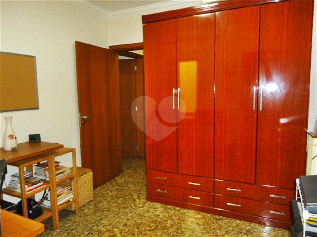 Casa à venda com 3 quartos, 222m² - Foto 18