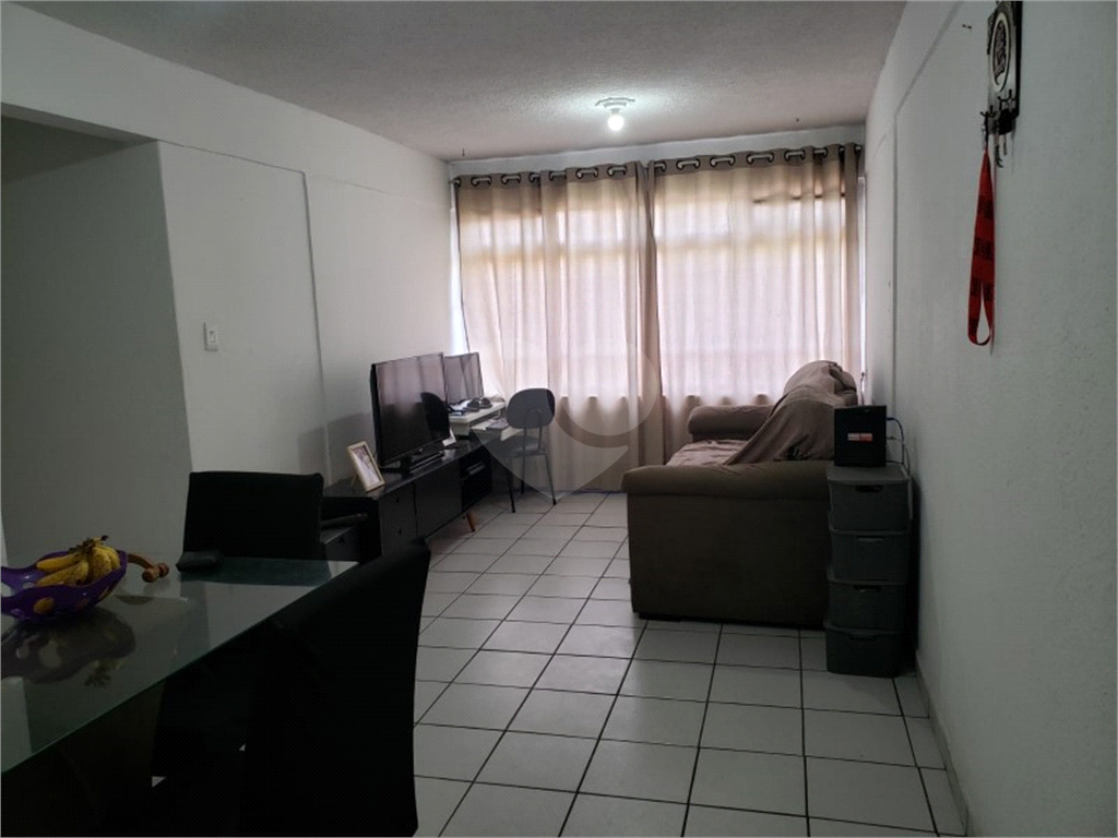 Apartamento grande, e preço imperdível 