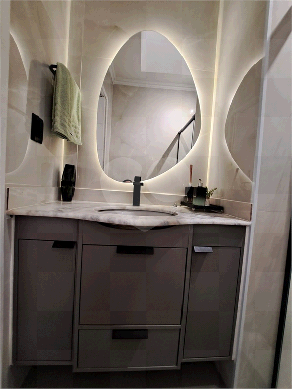 Sobrado em Condomínio Fechado com 2 Quartos e 1 Vaga.