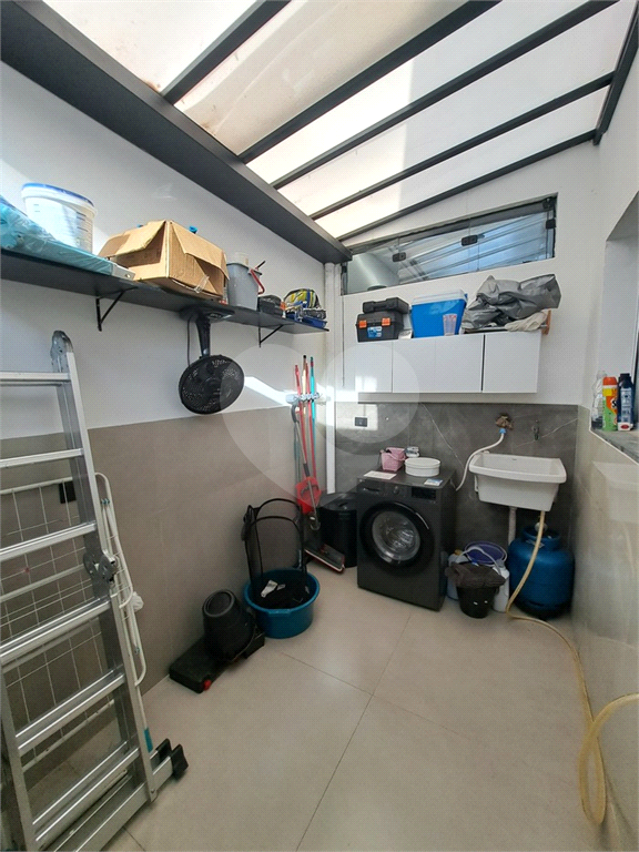 Sobrado em Condomínio Fechado com 2 Quartos e 1 Vaga.