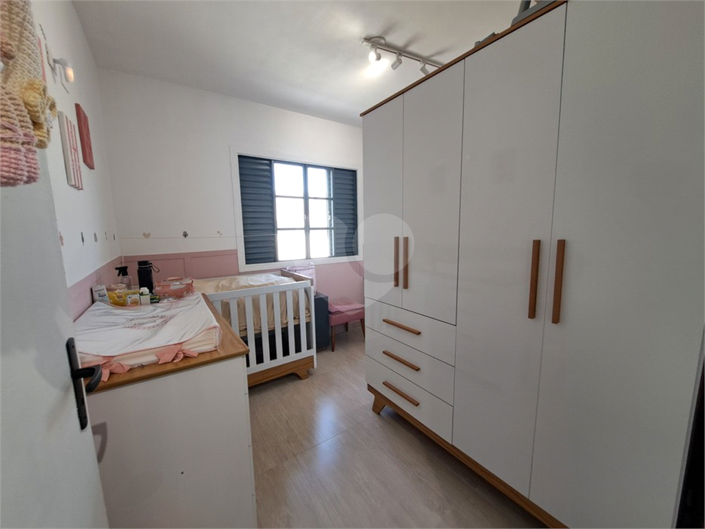 Sobrado em Condomínio Fechado com 2 Quartos e 1 Vaga.